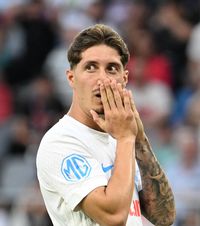 Ce a pățit Miculescu    GOLAZO.ro  a aflat   diagnosticul  jucătorului de la FCSB » Campioana se temea că accidentarea e gravă