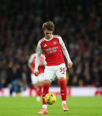 Record în Liga Campionilor  Cine e puștiul lui Arsenal,   cel mai tânăr jucător  din istoria UCL