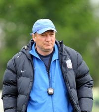 „Nu îmi găsesc cuvintele”   Adrian Bumbescu, despre decesul lui   Emeric Ienei:  „Un om extraordinar” » Regretul fostului jucător