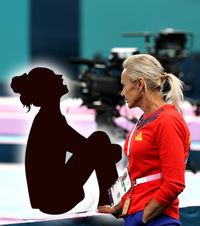  „Femeia asta e un monstru!”  O altă fostă elevă a Cameliei Voinea o acuză pe aceasta de abuzuri fizice și psihice.   „Mi-a smuls smocuri de păr din cap”