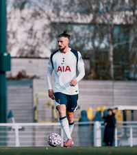 Drăgușin a revenit pe gazon    VIDEO + FOTO.  Fundașul lui Tottenham, la   primele minute  după o pauză de aproximativ 10 luni