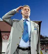 Cum se simte Cornel Dinu  Legenda lui Dinamo oferă detalii despre starea sa de sănătate: „Mi-au pus 12 senzori.   Parcă eram RoboCop”