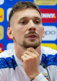 TRADUCERE CU BUCLUC   Momentul tensionat, dar amuzant dintre Ionuț Radu și un jurnalist bosniac   din cauza unei traduceri:  „E părerea ta”