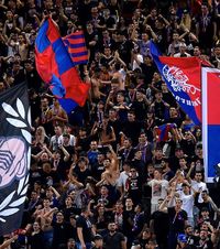 Suporterii FCSB, arestați  Patru indivizi au fost   reținuți pentru tâlhărie  » Victimele, membri ai „Legiunii Chitila” de la Rapid