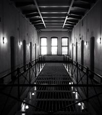 „Alții au făcut mult mai mult rău”    VIDEO:  Legende ale sportului militează pentru eliberarea   celui mai cunoscut prizonier  britanic