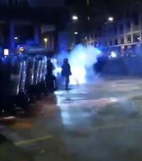 Scene de război în Italia    FOTO+VIDEO.    Lupte de stradă  înainte de meciul cu echipa din Israel » Poliția a folosit tunuri cu apă