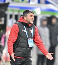 Nervii lui Mihalcea  Antrenorul de la UTA a răbufnit după înfrângerea cu U Cluj:   „E o imagine clară!  Am pierdut nemeritat”