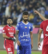 A încălcat legea  Un fotbalist   a fost suspendat  după ce a făcut un lucru interzis complet în Iran. Cum se apără