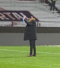 Gestul lui Daniel Pancu    VIDEO.  A deraiat Rapidul, iar apoi   a mers direct  la suporterii giuleșteni + Criză de nervi la marginea terenului