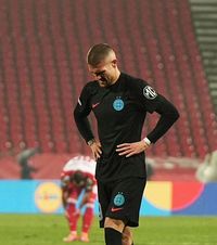 Steaua Roșie - FCSB 1-0  Campioana, dominată de un adversar care a jucat   peste 60 de minute în „10”  » Al 4-lea eșec consecutiv în Europa