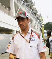 Arestat pentru fraudă   Fostul pilot din Formula 1   a fost reținut  pentru două acuzații grave + A mai avut probleme cu legea 