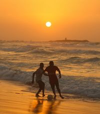 „Mi-au ucis singurul fiu”  Fotbalist ademenit de o rețea de agenți falși,   răpit, șantajat și omorât!  „Familiile îi împing spre pericol”