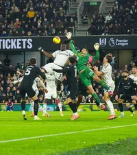 Sindicatul pariurilor ilegale    Scandal uriaș în Premier League:  patronul unui club dirijează în secret pariuri de 700 de milioane. Mizează pe fotbal!