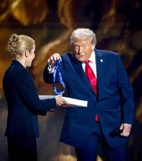 Trump i-a înfuriat pe americani  Declarația făcută de președintele SUA a iscat valuri de reacții:   „Lipsit de patriotism!”