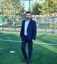 Cu ce echipă ține Ciprian Ciucu  Noul primar al Capitalei nu se poate decide între   Steaua și Rapid  » Ce spune despre „echipa aia din Berceni”