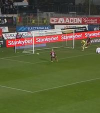 Petrila, ratarea sezonului?!    VIDEO:  Jucătorul lui Rapid putea să deschidă scorul în meciul cu Botoșani, dar   s-a făcut de râs