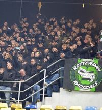 Arena răsună de olandezi   Parcă e   stadionul lui Feyenoord,  nu al lui FCSB! Peluza Nord, depășită de galeria din Rotterdam