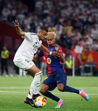 „Clasicul” datoriilor de miliarde  Barcelona și Real Madrid datorează sume enorme.   Cifrele sunt amețitoare