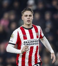 PSV nu l-a iertat  Decizia luată după ce un coleg a înjurat în cearta cu   Dennis Man