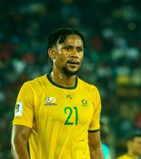 „L-a făcut praf”    Ngezana, stoperul FCSB, criticat de sud-africani  după debutul la CAN. Turneul s-ar putea prelungi pentru el