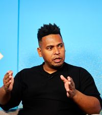 Cum făcea Eric bani în Brazilia    VIDEO.    La 16 ani era la Flamengo,  dar mergea și la muncă: „Mă făceau «maimuță» până am început să fac bani