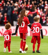 Moment emoționant pe Anfield    Copiii lui Diogo Jota  au intrat pe teren înainte de Liverpool - Wolves » Gest superb făcut de Van Dijk