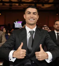 Ronaldo a atras toate privirile     FOTO.  Accesoriul cu care portughezul a făcut senzație la gala   Globe Soccer Awards  » Costă 700.000 de euro