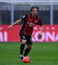 Laude pentru Luka Modric  Fost campion mondial cu Italia, impresionat de evoluția croatului la   AC Milan:  „Poate juca și cu o țigară în gură”