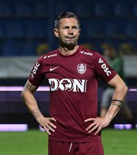 CFR Cluj îl „retrage” pe Deac din fotbal  Mureșan anunță ce se va întâmpla cu veteranul clujenilor:   „Antrenorii nu cred că el mai poate juca”