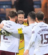 Paradă de senzație    VIDEO.    Portarul de 43 de ani  de la Hearts, intervenția începutului de an în Scoția » Direct în TOP 10 parade all-time