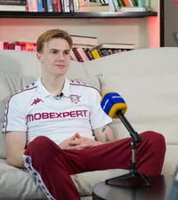 „Rapid a apărut de nicăieri”   Tobias Christensen, interviu pentru GOLAZO.ro despre universul din Giulești:   „Vreau să-mi fac colegii mai buni”