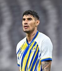 Coman s-a accidentat     VIDEO.  Fostul jucător de la FCSB a părăsit terenul după doar 30 de minute »   Cum a fost surprins  pe banca de rezerve