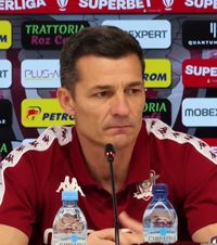 Gâlcă anunță noi transferuri  Antrenorul de la Rapid e convins:   „Vor ajuta mult echipa, vom arăta altfel”