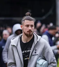 Pe cine pândește Tottenham  Clubul lui Drăgușin ar vrea un   nume mare ca antrenor  dacă îl demite pe Frank