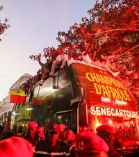 Sărbătoare națională în Senegal    FOTO+VIDEO:     Oamenii au umplut străzile din Dakar  pentru a celebra câștigarea Cupei Africii