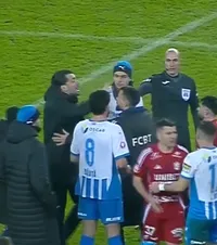 Scandal la U Craiova - Botoșani    FOTO.    Mario Felgueiras,   eliminat după izbucnirea de la finalul meciului » Contre pe teren cu Leo Grozavu