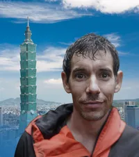 Spider-Man există!    VIDEO+FOTO.    Imagini uluitoare:  s-a cățărat pe o clădire de 508m fără protecție, live pe Netflix! Viața riscată pentru o sumă infimă