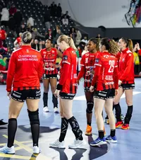 Gloria Bistrița - Gyor 22-27  Elevele lui Carlos Viver au condus la pauză, dar au pierdut la scor în fața   campioanei Europei