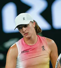 „Suntem singure doar la duș și la toaletă”  Iga Swiatek se plânge de lipsa de intimitate de la   Australian Open:  „Nu suntem animale la grădina zoologică!”