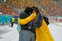 CU SUFLETUL LA GURĂ    Debutul lui Matei Popa,  văzut de la stadion. Ce a făcut tatăl său: emoții, indicații și o îmbrățișare după un final fericit