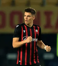 A scos FCSB din UCL    Dinamo  vrea să transfere un tânăr jucător care a ajutat la eliminarea campioanei din Ligă  » Suma oferită de „câini”