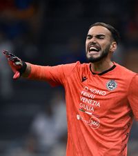 De ce l-au scos din lot pe Sava  Cum a explicat directorul sportiv al lui Udinese   dispariția portarului român