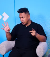 I s-a refuzat cetățenia din cauza rasismului?  Eric reaprinde un subiect sensibil pentru el, dar și pentru România:   „Hai să vorbesc... Va fi foarte urât!”