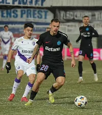 „Un loc e deja ocupat”  Mihai Stoica e sigur că o rivală nu mai poate rata   calificarea în play-off:  „Nu înțeleg cum suntem atât de favoriți”