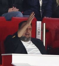 Devoratorul de antrenori    Furiosul patron al lui Nottingham  a dat afară trei în 5 luni. Vrea un nume care a rezistat  o jumătate de an cu el!