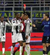 Italienii cer schimbarea regulamentului  Gazzetta dello Sport l-a făcut praf pe arbitrul de la Inter - Juve:   „Gafă flagrantă, nota 4!”