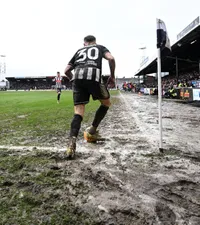 Lupte în noroi în FA Cup    FOTO:  Cum a arătat gazonul la un meci din 16-imile competiției din Anglia:   „Era o mlaștină înainte de start”