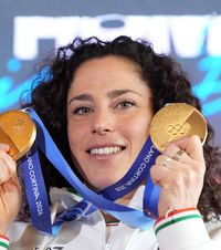 „Imposibilul m-a motivat”    Brignone, dublu aur la Jocuri după 10 luni  de la accidentarea care i-a pus piciorul în pericol: „Voiam doar să pot merge”