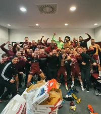 Sărbătoare în vestiar    FOTO.  Cum au celebrat jucătorii de la Rapid după   succesul  contra rivalei Dinamo