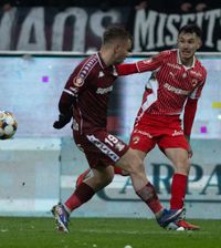 Raul Opruț, noul om de gol  Fundașul stânga e golgheterul lui Dinamo, marcând în 3 jocuri la rând.   Dar ceva nu-i place lui Kopic în atac!